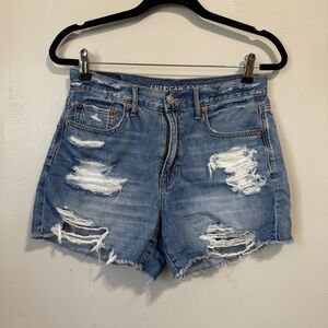 American Eagle Medium Wash High Waisted 90s Boyfriend Short Distressed Size 4